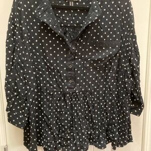 Love & Legend Size 20 Black & White Blouse Button Up Skull & Clover Lace Detail